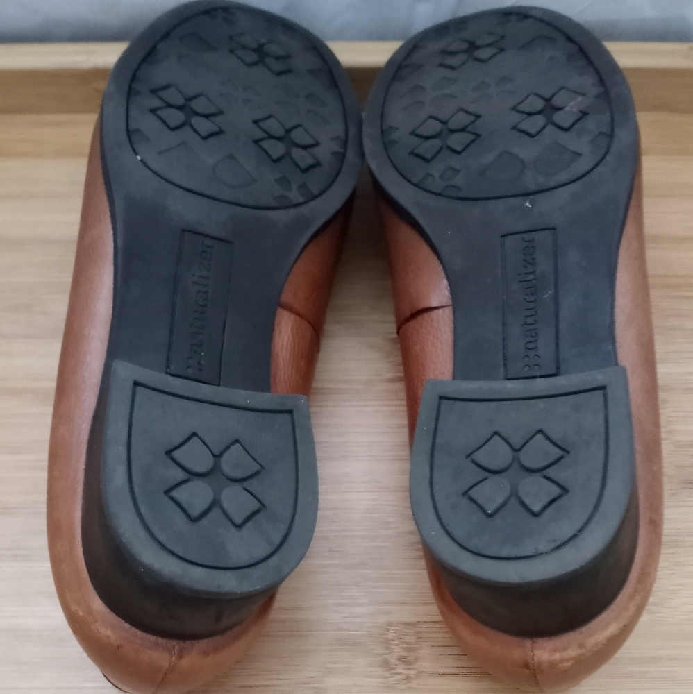 Naturalizer Shoes - Picture 4 of 7